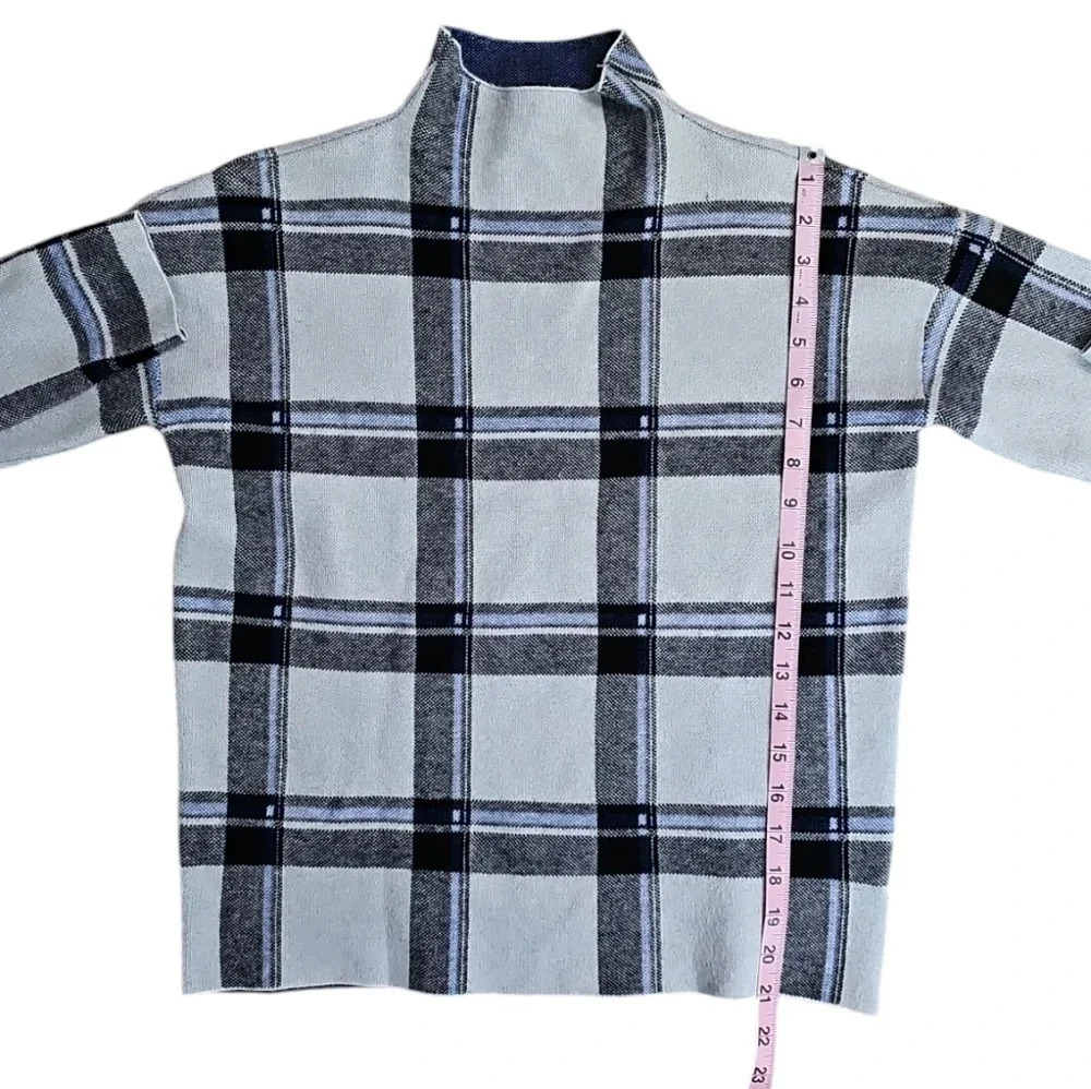 Tahari Plaid Mock Neck Sweater Womens Small Gray Blue Minimalist Cozy Classic - Picture 7 of 7